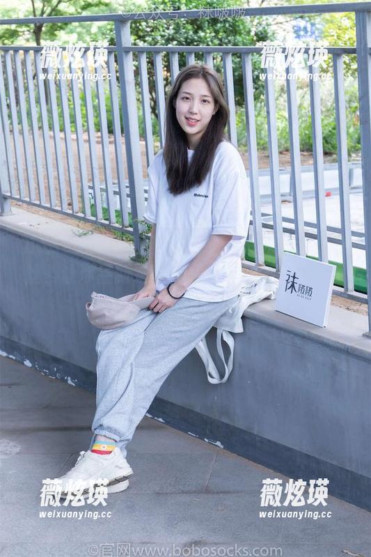 BoBoSocks袜啵啵 - 小甜豆的新装：蓝丝，让你重新定义什么是“最新”！图包了解一下
