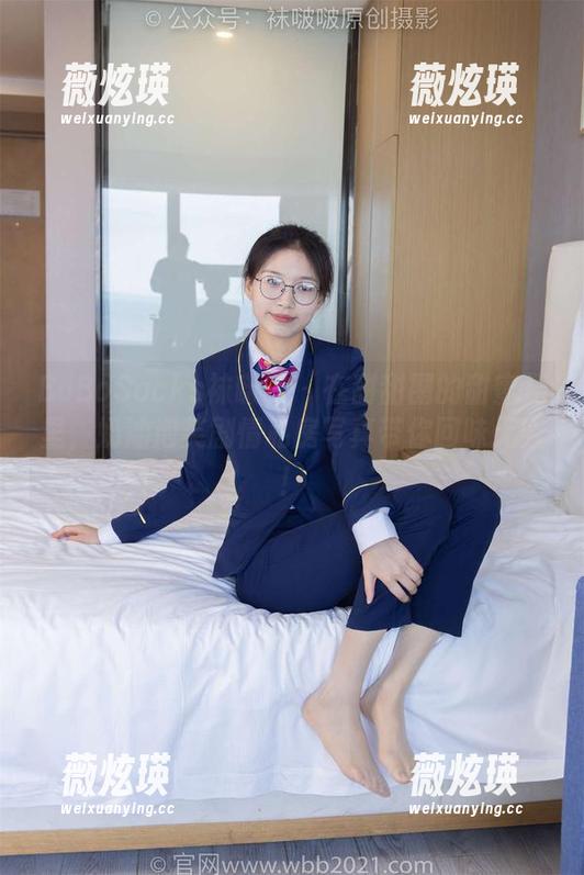 BoBoSocks袜啵啵 - 在甜甜圈的甜蜜局里，奶油泡芙剧情私房写真带你回味无穷！