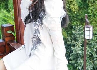 Feilin嗲囡囡 – 这还是Emily顾奈奈酱吗？图包里的礼服好像在说话