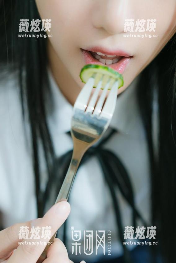 GIRLT果团网 - 小九九的裸足作品走到哪儿都是风！资源也在默默为她的魅力加分。