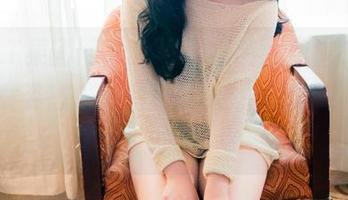 GIRLT果团网 – 最新图集呐，蜜桃Q妹儿的少女姿态，真有种让人想“观察”的冲动。