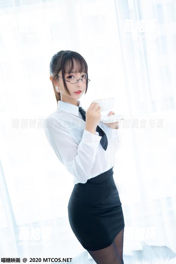 喵糖映画的蓝色厨娘，私房里的美食与诱惑