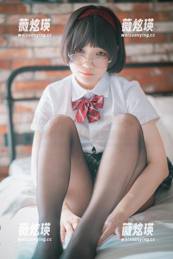 嗨，Mimmi(밈미)的婚纱套图，值得追溯的不是婚礼，而是那俏皮的眼神！