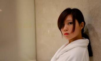 PANS写真 – 曲奇的泳衣照，妆容躲在无圣光后，反正也是美得不能信。