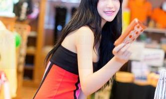 QingDouKe青豆客 – 咦，都是眼镜啊，罗婉莹的新图让我想起了….