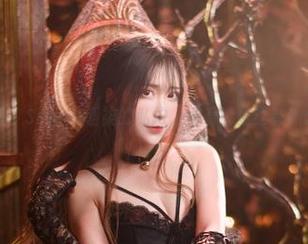 资源共享？Sakiiii翎柒的私拍，看看裤里丝有什么新花样