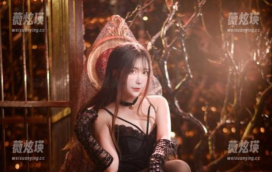 资源共享？Sakiiii翎柒的私拍，看看裤里丝有什么新花样