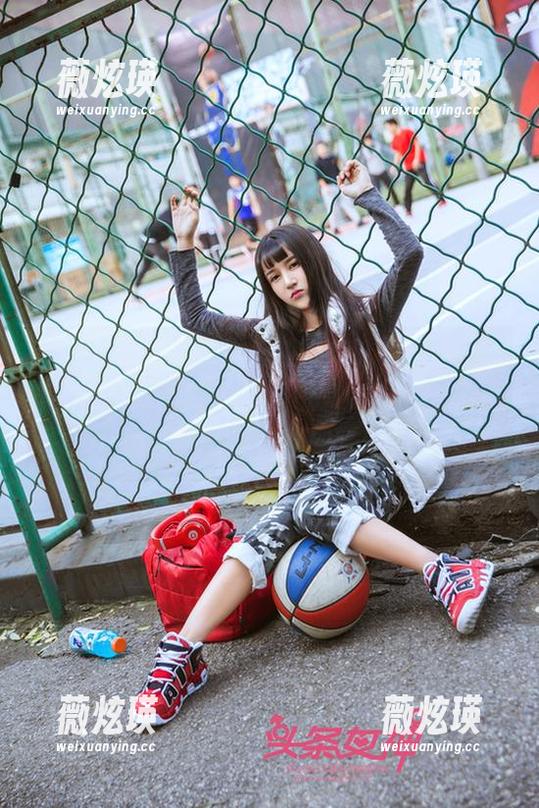 TouTiao头条女神 - 在张梦艺的教室里，学到的绝对不是书本知识，来张无圣光的图片，看看能学到啥！