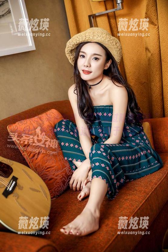 TouTiao头条女神-陈怡曼 TouTiao头条女神 - 还没看过陈怡曼的“白丝”更新吗?错过的约等于亏大了!