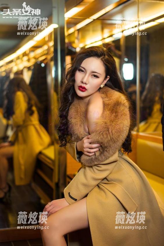 TouTiao头条女神 - 陈怡曼的校服资源，或许正是你没发现的宝藏！