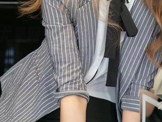 UGirls尤果网 – 最新版居家“OOTD”：乔依琳教你如何把家里打造成舞台，甚至小猫也是意外的配角！