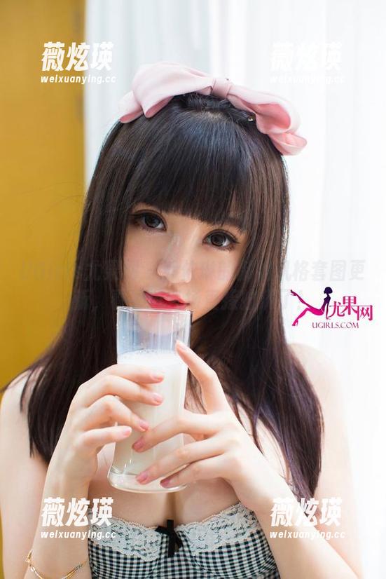 UGirls尤果网 - 乔依琳的御姐风格套图更新，看看这气场直接拉满了！