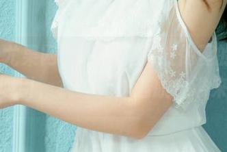 UGirls尤果网 – 一眨眼就被佟蔓的“剧情”图包吸引，视线无法逃脱，谁来赎我？