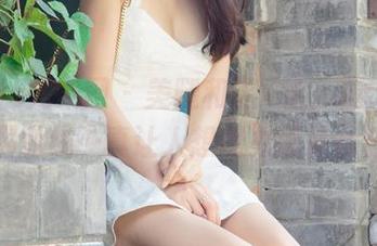 UGirls尤果网 – 美腿和温鈊怡，精选写真，那曲线…真让人想用力攥紧什么。