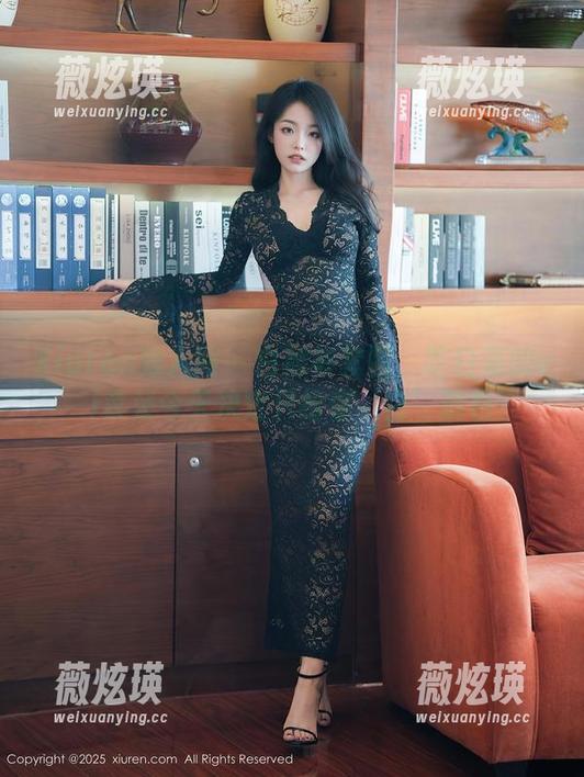 Xiuren秀人网 - 白衬衫套图：吃白菜的vi菜菜今天决定只给你‘白’脸色