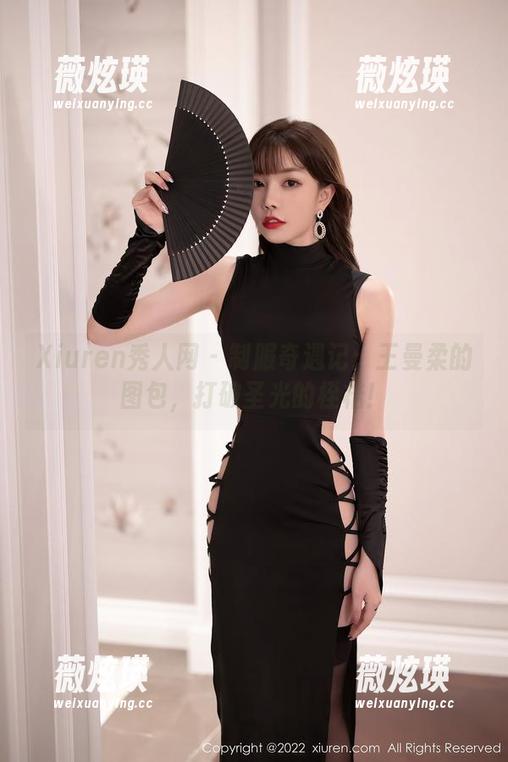 Xiuren秀人网 - 制服奇遇记：王曼柔的图包，打破圣光的桎梏！