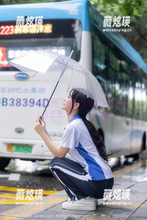 Xiuren秀人网 - 软软爱吃肉的红裙总让人想多看几遍，下载再说