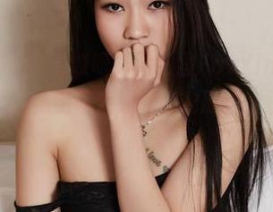 YouWu尤物馆 – 哎呀，孟狐狸FoxYini又来了，肉丝写真集里竟然藏着如此多的原图，正好打发无聊的时光。