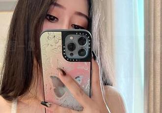 微密圈 – 原图一放，不爱笑的赛琳的女神风范就不再隐藏了！