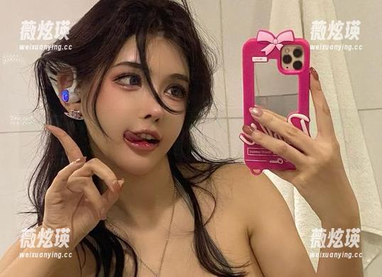 微密圈 - 最新紫色比基尼作品，看于芷晴如何轻松驾驭这色彩！