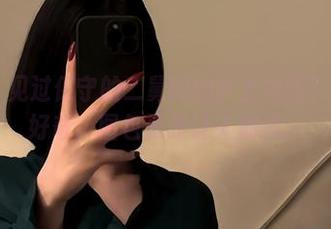 微密圈 – 见过保守的二舅妈的护士妆吗？原图让人好奇，图包更是让人崩溃。