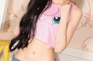 克拉女神 – 姿态优雅不张扬：菲菲的免费裸足回馈