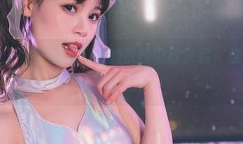 千反田鹿子在在线美图中的罩纱豹纹泳装，难不成要被圈粉吗？