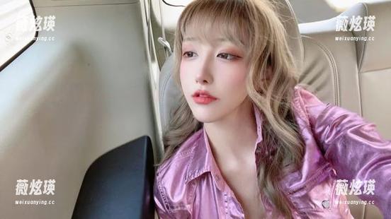 每次看到啾小妍Deer的新比基尼照，总想默默地点开下载。难道我只是在找借口研究搭配？