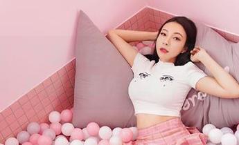 嗲囡囡 – 不想换鞋？先‘下载’鱼子酱fish的美足作品集再说！
