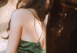 皮衣cos还是坏露露香宝的超能力？图集里放了一万个疑问。