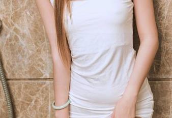 头条女神 – 苏子淇的圣诞福利—图集中的穿搭，槽点满满