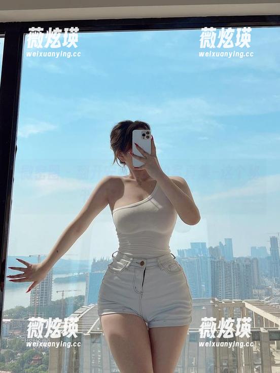 微密圈 - 翻开安妮yoo的写真集–这个秘书的日常，真有趣！