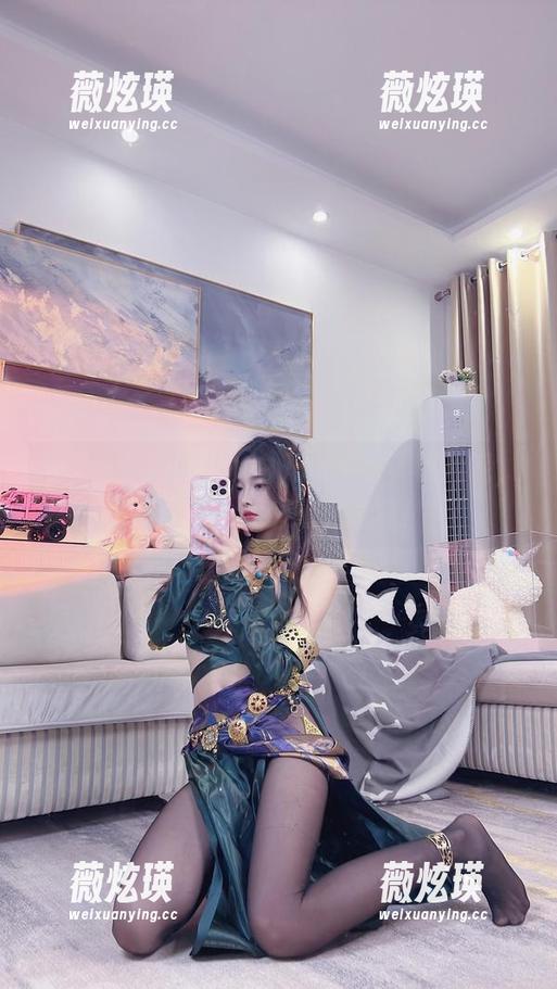 集合小小奶瓶儿的白开水毛衣，照片呢，质感满分却又毫无意味！