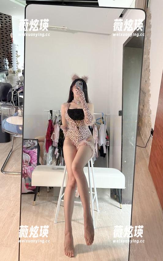 微密圈 - 小玉吃果冻的私房新秀——粉色调的微妙魅力，超乎想象！