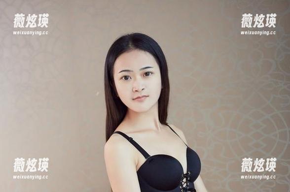 尤物馆 - 小尤奈的私拍挑战：连体衣穿搭的“智勇双全”！