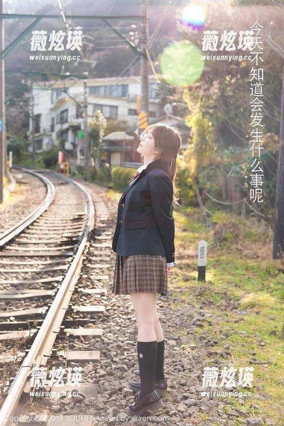 尤蜜荟 - 最新观察，田冰冰居家并不简单，恍惚间被她的气质吸引。