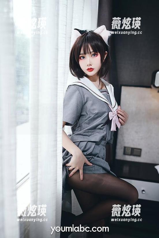 尤蜜荟 - 许文婷的“迷妹”写真，粉色也能辣眼睛吗？