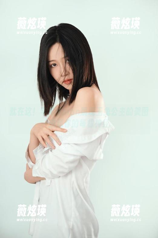就在这！年年Nnian展现玉兔公主的美图，挑逗你的每根神经。
