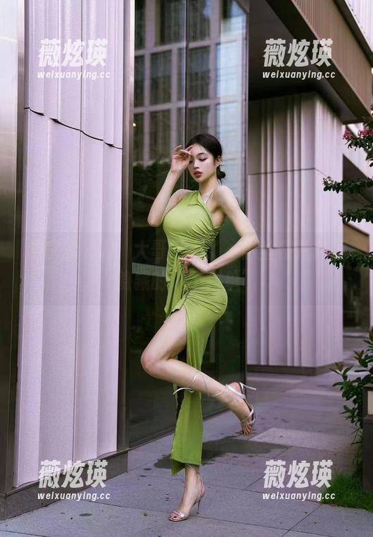 微密圈 - 徐珺大哥又来了，黑丝照片集里隐藏的“不简单”