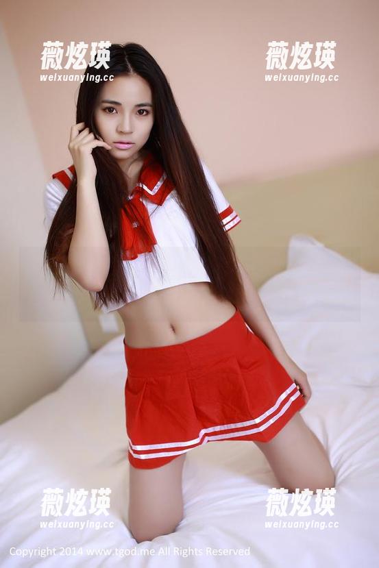 推女神 - 说好的校服，结果成了谭晓彤的精选穿搭，哈哈哈！