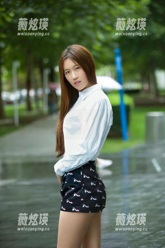 推女郎 - 哈尼宝宝的厨娘写真：切菜也是一种风景