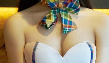 推女郎 – 潘娇娇的灰丝写真图册，轻轻一看，却让我总想再瞧两眼。