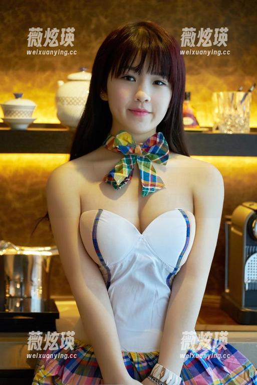 推女郎 - 潘娇娇的灰丝写真图册，轻轻一看，却让我总想再瞧两眼。
