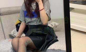 微密圈 – 提袜少女白裙私房合集，发散思维变装秀