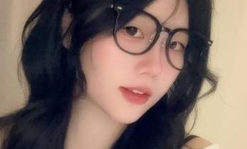 是一只废喵了的“正经”晒照——竟然还带回一整只奶牛的写真合集。
