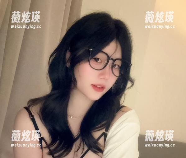是一只废喵了的“正经”晒照——竟然还带回一整只奶牛的写真合集。