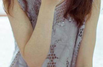 果团网 – 周大萌：纯白合集，让人无处可躲的光芒之下