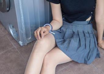 梦丝女神 – 属于家里的黑袜图集，魏婷婷不合规矩的态度