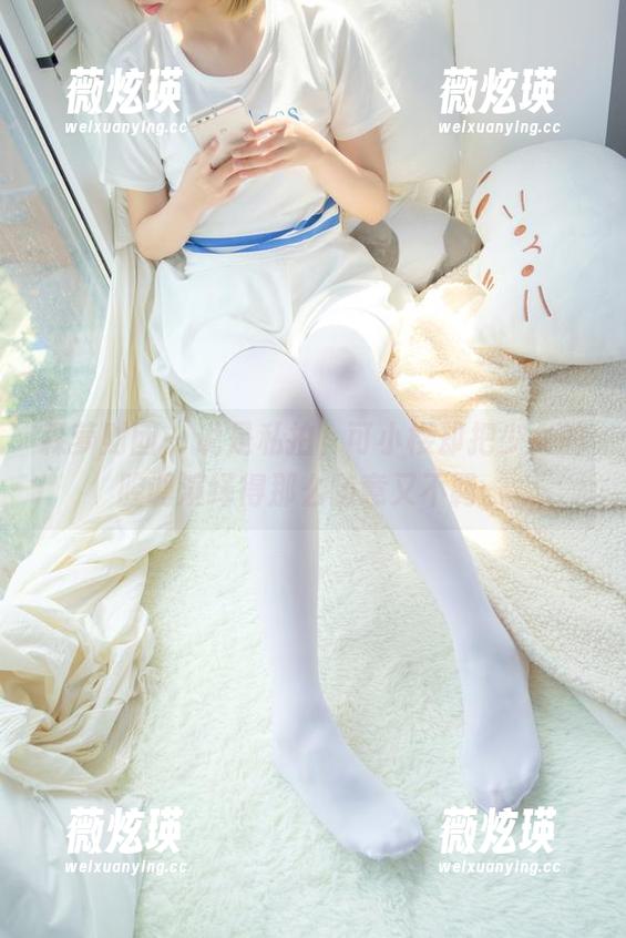 森萝财团-小樱 森萝财团 - 说是私拍,可小樱却把少女的腔调演绎得那么随意又不羁。