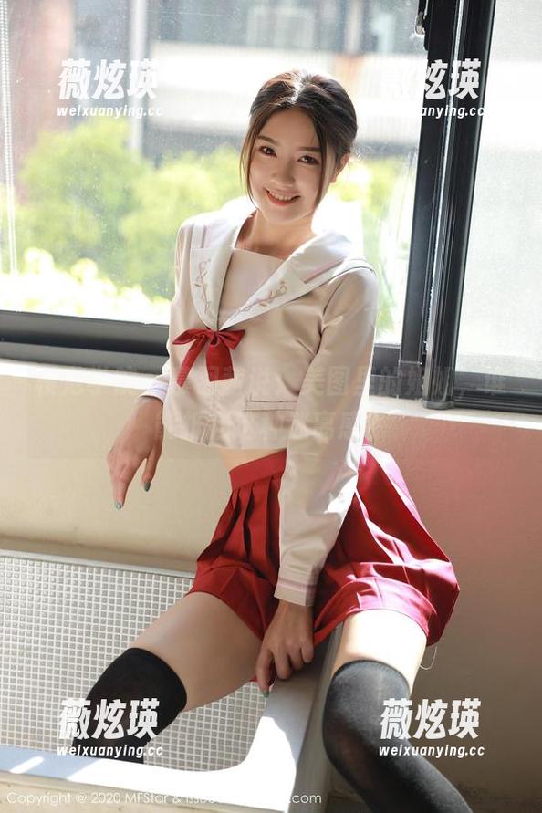 模范学院 - 慕羽茜说：美图里的姐姐，谁能抵挡这种迷离感？